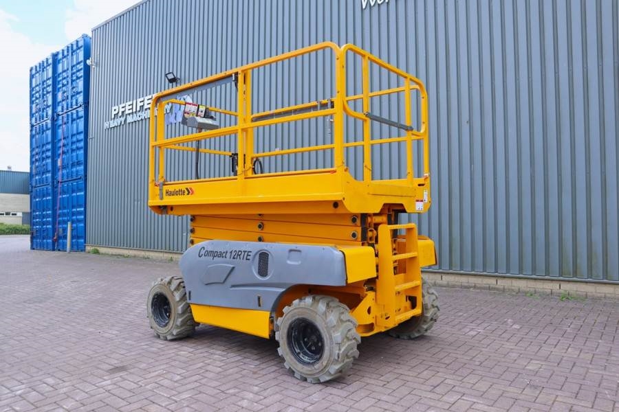 Haulotte Compact 12RTE Electric, 12m Working Height, 450kg 2011 HAULOTTE - Compact 12RTE - 63600 Compact 12RTE Electric, 1...