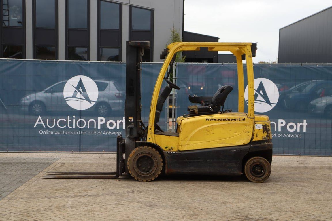 Hyster J3.0XN Electric Forklift 2330kg 3.2m 2011 2011 J3.0XN 2011 1 Forklift image 2