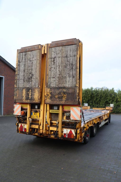 Low loader Nooteboom ASD 40-22 2003 2003 Nooteboom ASD 40-22 2003 1 image 5