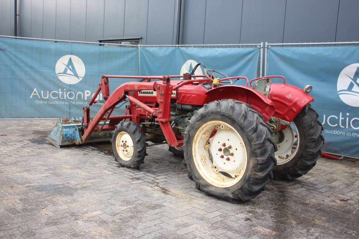 Yanmar YM3110D Diesel 37 hp mini tractor with front loader YM3110D 1 Tractor Units image 3