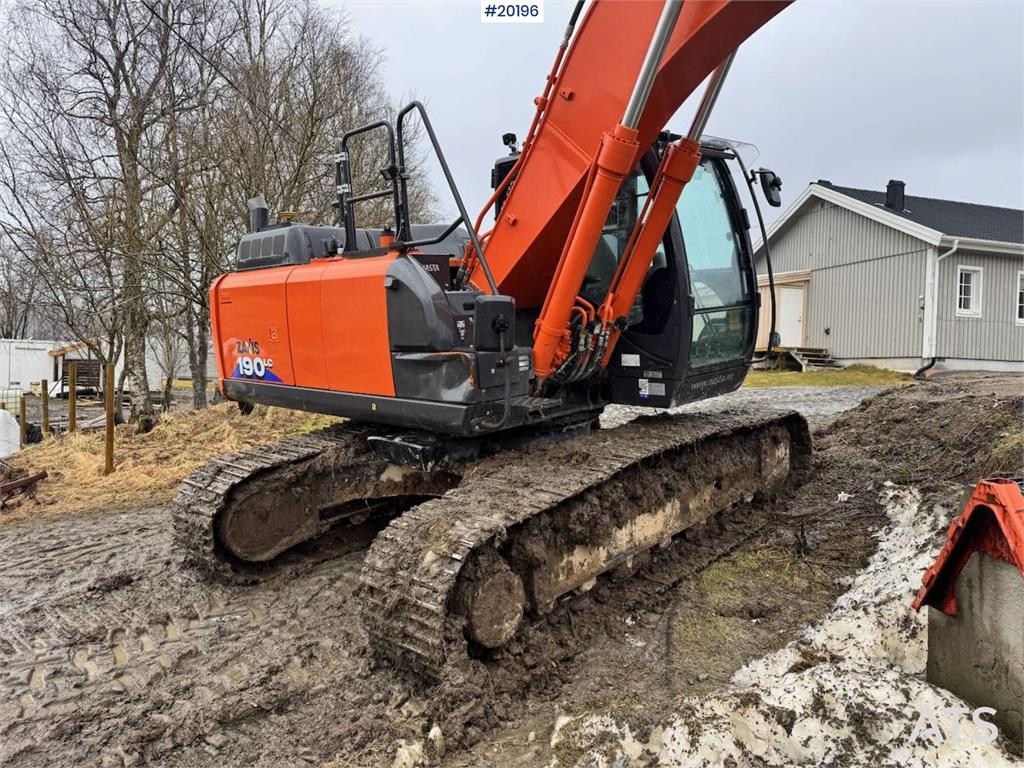 Hitachi ZX190LC-6 Tracked excavator w/ 2 buckets, tilt and 2019 20196 ZX190LC-6 Tracked excavator w/ 2 buckets, tilt and 2...