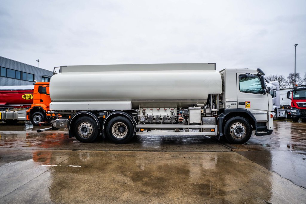 VOLVO FM 500 -6x2+ALU 19.000L+5COMP. 2009 E65216 FM 500 -6x2+ALU 19.000L+5COMP. 2009 1 image 3