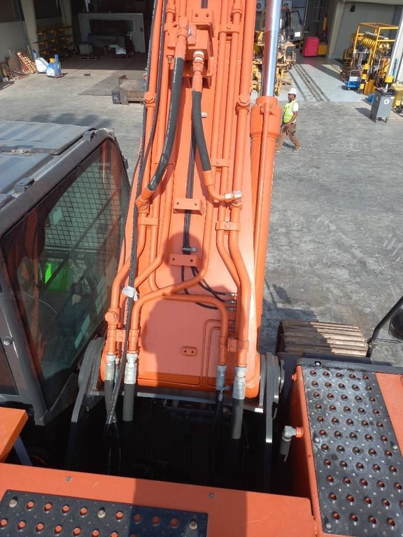 Hitachi ZX350H-5G (Abu Dhabi) 2023 ETR-1147 ZX350H-5G (Abu Dhabi) 2023 1 Crawler Excavators image 10