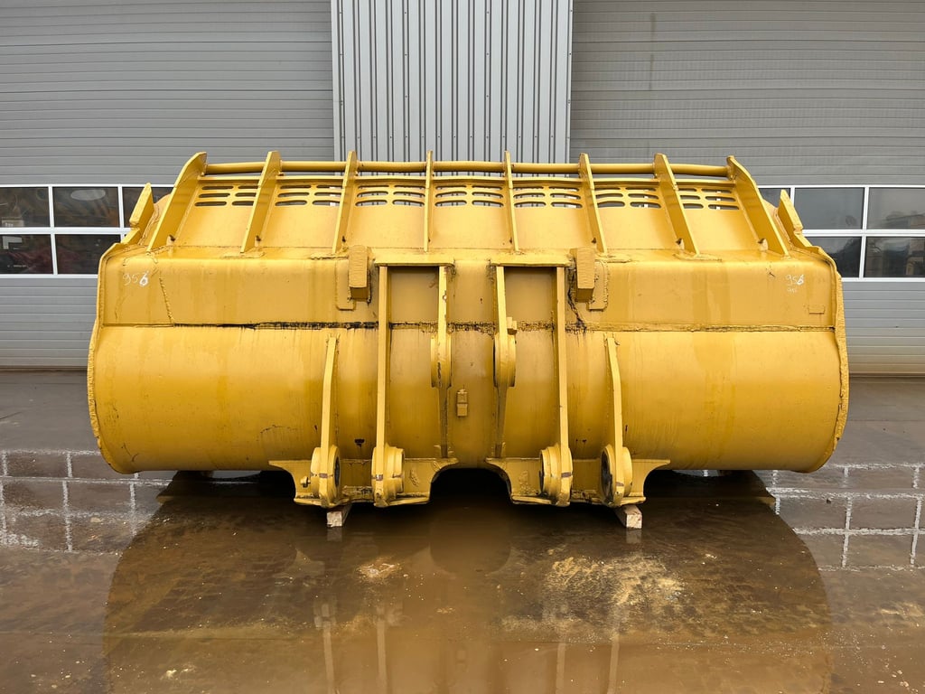 Caterpillar Bucket 990 00032768 Bucket 990 1 image 2