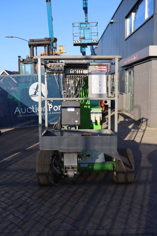 Niftylift HR12NDE Electric + Diesel 12m Articulated Boom Lift 2014 2014 Niftylift HR12NDE 2014 1 image 8