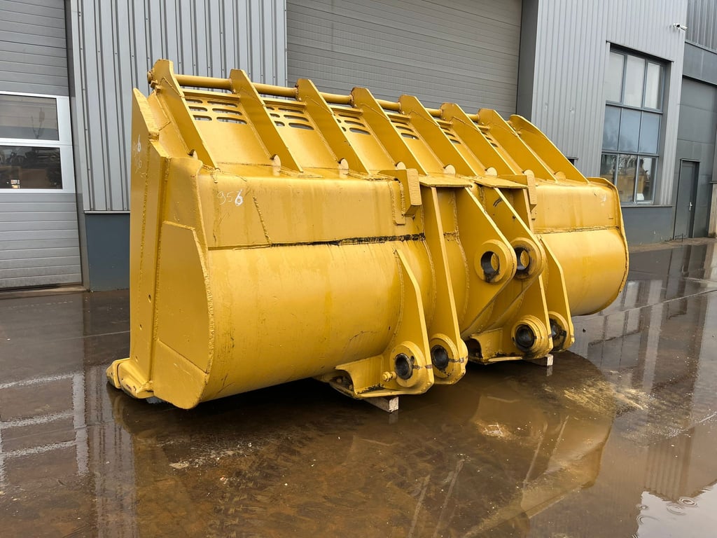 Caterpillar Bucket 990 00032768 Bucket 990 1 image 3