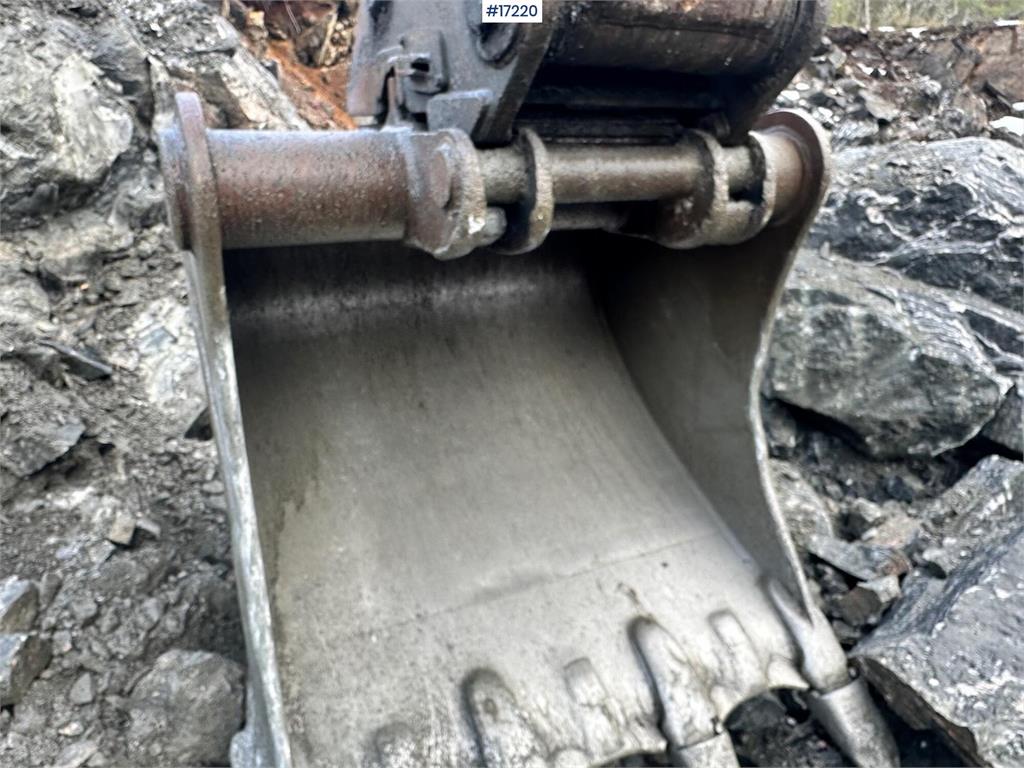 Volvo EC360 BLC Tracked excavator w/ digging bucket and 2004 17220 EC360 BLC Tracked excavator w/ digging bucket and 2004 ...