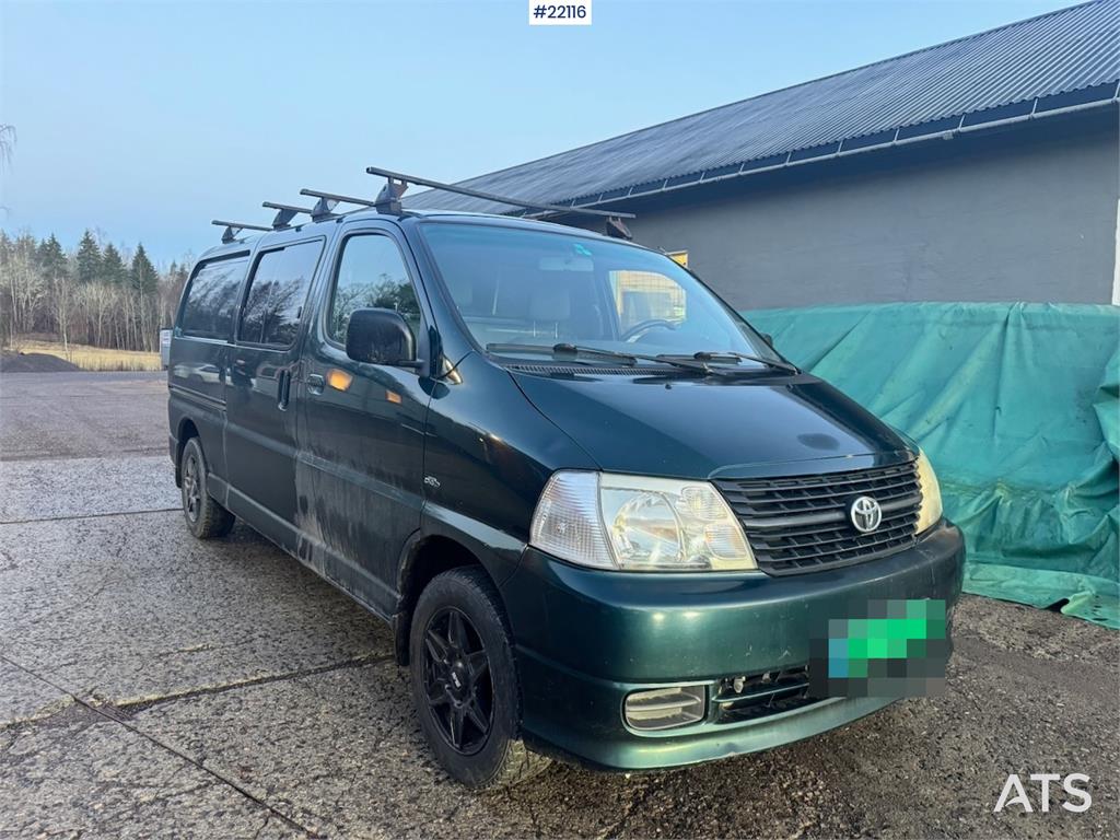 Toyota Hiace with interior shelving 2007 22116 Hiace with interior shelving 2007 1 Closed vans image 16