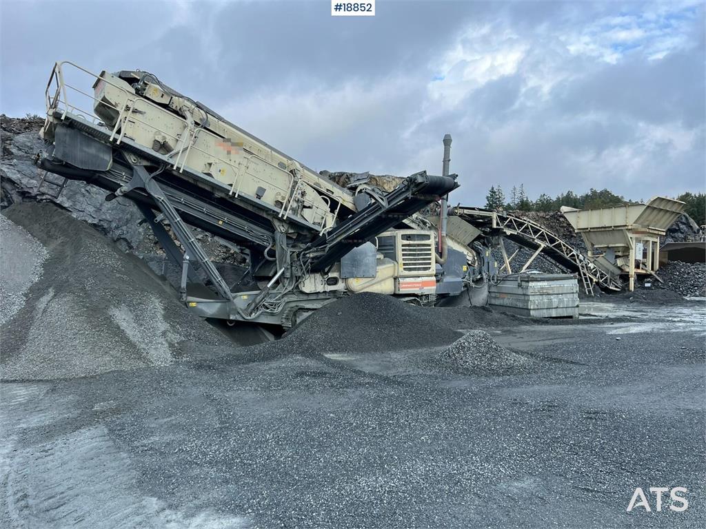 Metso Lokotrack LT220D crusher w/ screen, box and belt 2019 18852 Lokotrack LT220D crusher w/ screen, box and belt 2019 1 ...