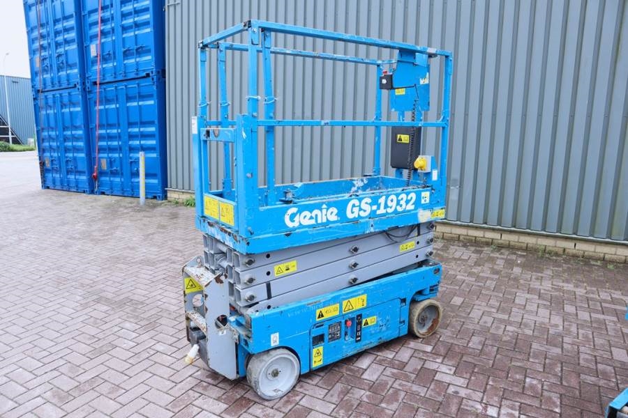 Genie GS1932 Electric, Working Height 7.8 m, 227kg Capac 2013 GENIE - GS1932 - 90017 GS1932 Electric, Working Height 7.8 m...