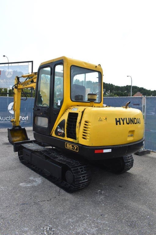 Hyundai R55-7 Diesel Crawler Excavator R55-7 1 Crawler Excavators image 4