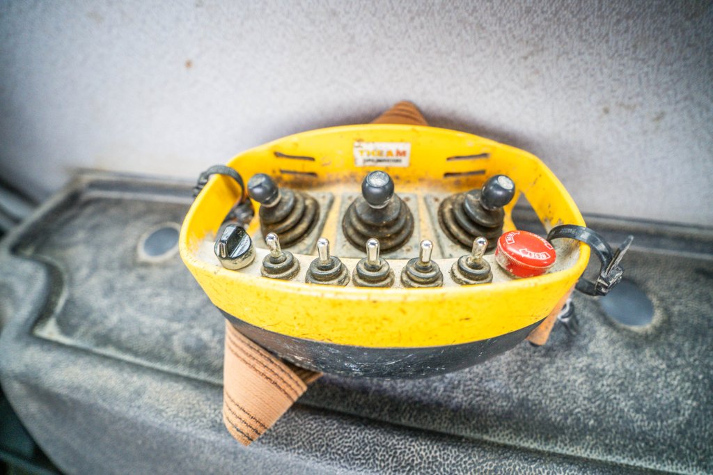 MAN TGS 32.360 BB+LIEBHERR+THEAM BG12 (band/tapis) 2010 E64876 TGS 32.360 BB+LIEBHERR+THEAM BG12 (band/tapis) 2010 1 image 8