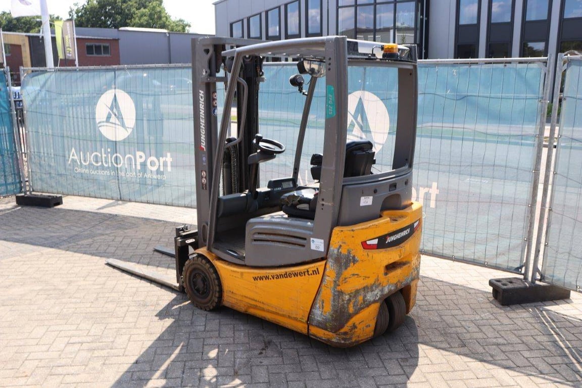 Forklift Jungheinrich EFG215 Electric 1500kg 4.5m 2016 2016 EFG215 2016 1 Forklift image 3