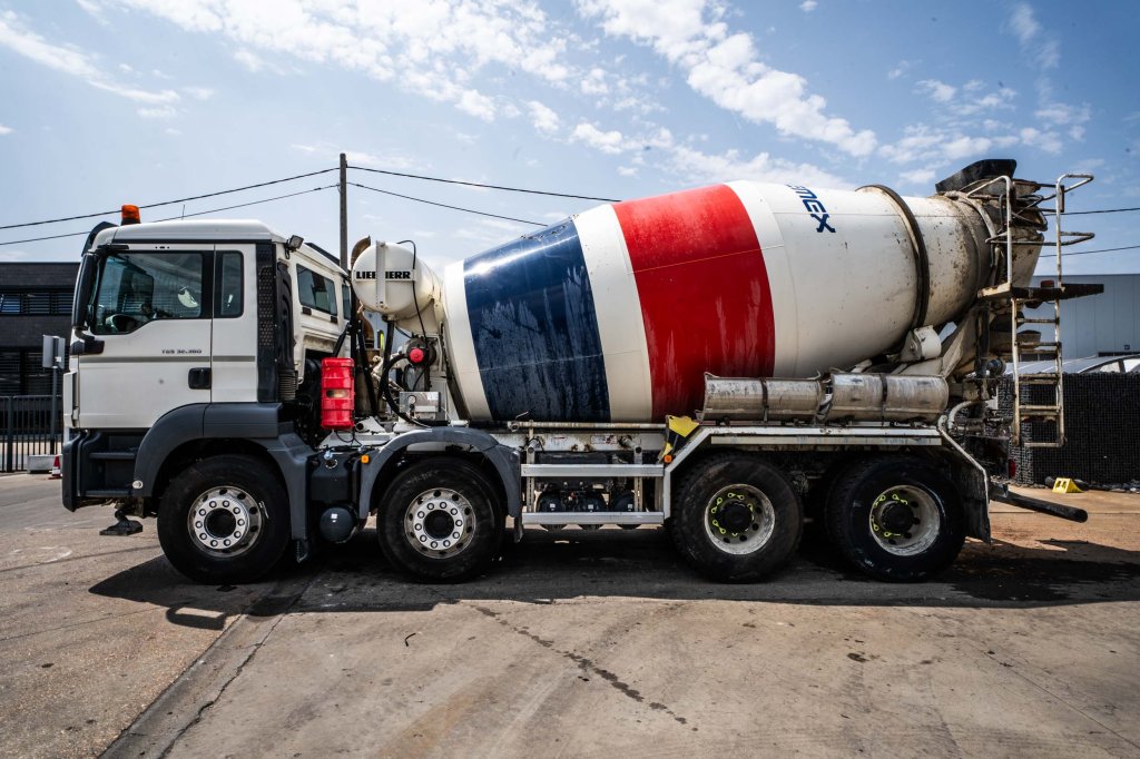 MAN TGS 32 360 BB+ LIEBHERR 9m3 2016 E64125 TGS 32 360 BB+ LIEBHERR 9m3 2016 1 image 7