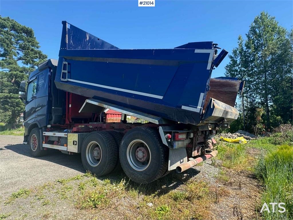 Volvo FH 540 6x4 tipper truck. Recently painted. 2017 21014 FH 540 6x4 tipper truck. Recently painted. 2017 1 Tipper truck...