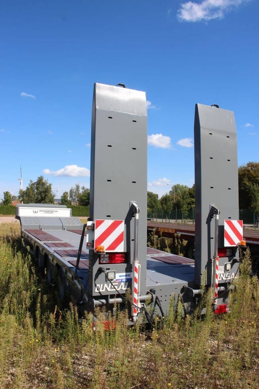 Low loader Ayhan Unsal 3AYH 2025 New 2025 ERF 3AYH 2025 0 image 2