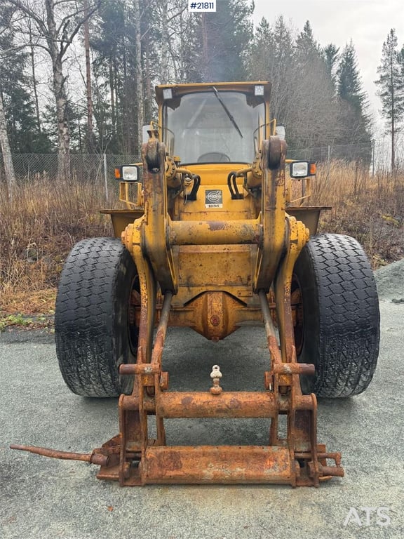 Volvo LM1240 wheel loader. WATCH VIDEO 1975 21811 LM1240 wheel loader. WATCH VIDEO 1975 1 Wheel Loaders image 10