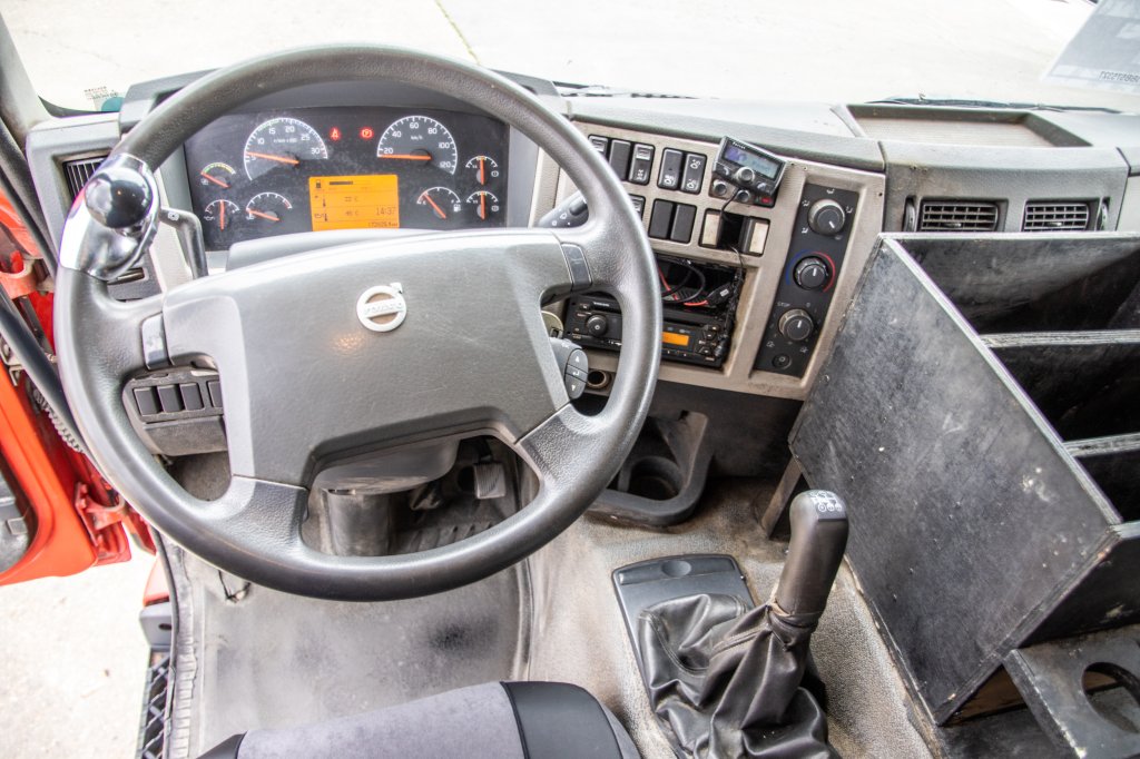 VOLVO FE 300 - 172 890 KM 2011 E57855 FE 300 - 172 890 KM 2011 1 image 9