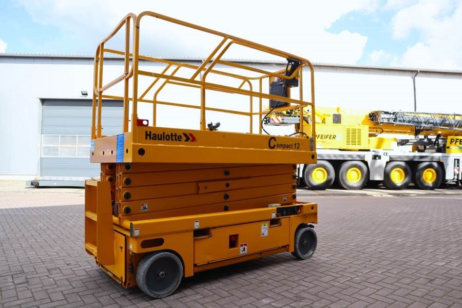 Haulotte Compact 12 Electric, 12m Working Height, 300kg Cap 2011 HAULOTTE - Compact 12 - 63260 Compact 12 Electric, 12m Wo...