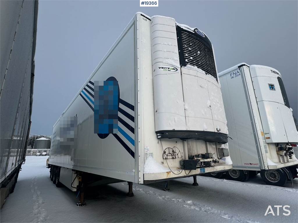 Schmitz Cargobull closed semi-trailer w/ Carrier aggregate and lift 2016 19366 Schmitz Cargobull closed semi-trailer w/ Ca...