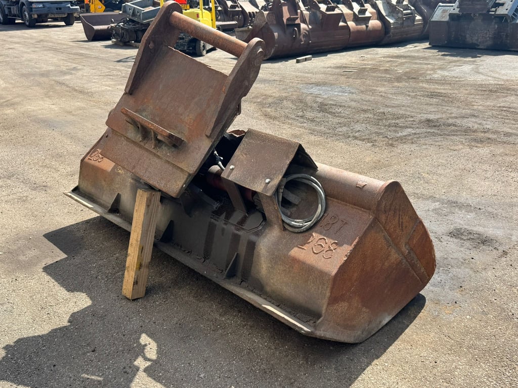 Lehnhoff Tilting Bucket ngt4-2400 Lehnhoff MS25 70001823 Lehnhoff Tilting Bucket ngt4-2400 Lehnhoff MS25 1 image 6