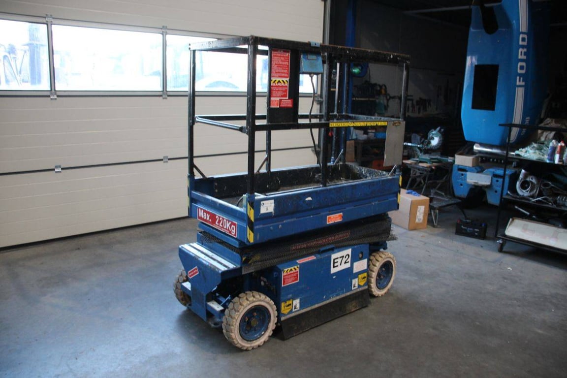 Scissor lift Holland Lift MINISTAR Z-45EL8 Electric 6.5m 2000 2000 Holland lift MINISTAR Z-45EL8 2000 1 Scissor Lifts image 8