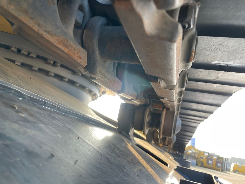 Komatsu PC210LC-10MO 2025 00033625 PC210LC-10MO 2025 0 image 13