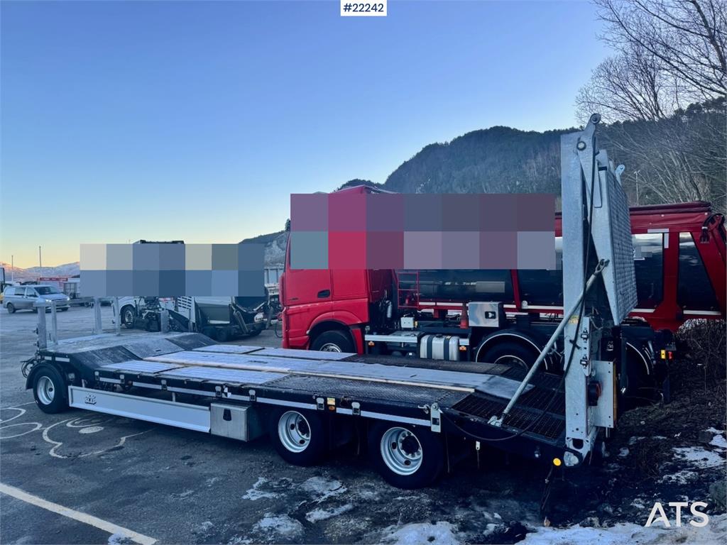 Fliegl DTS 300 Machinery Trailer – Hydraulic Ramps 2025 22242 Fliegl DTS 300 Machinery Trailer – Hydraulic Ramps 2025 1 Lo...