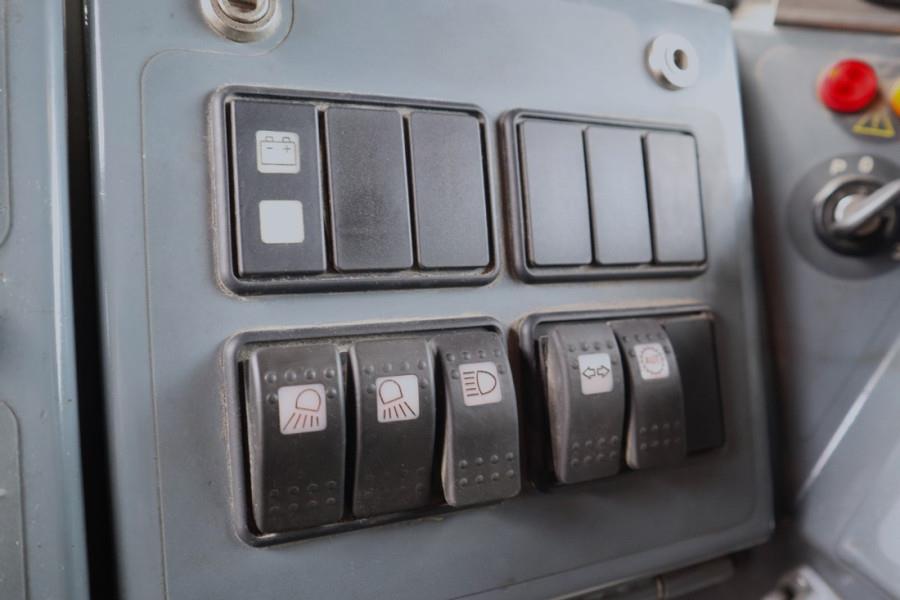 Sandvik LH410 Diesel, 4x4 Drive, 10t Capacity, Tilting Buc 2010 SANDVIK - LH410 - 30083 LH410 Diesel, 4x4 Drive, 10t Capac...