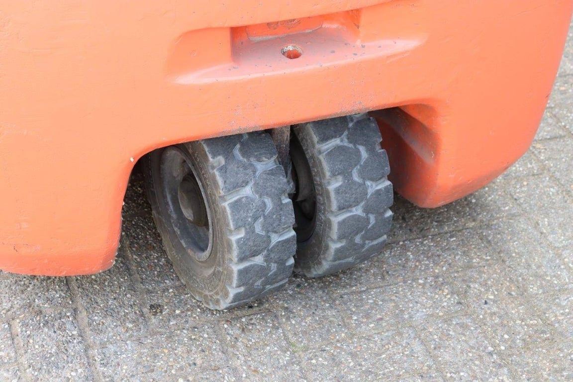 Forklift Toyota 8FBET16 Electric 1600kg 2012 2012 8FBET16 2012 1 Forklift image 15