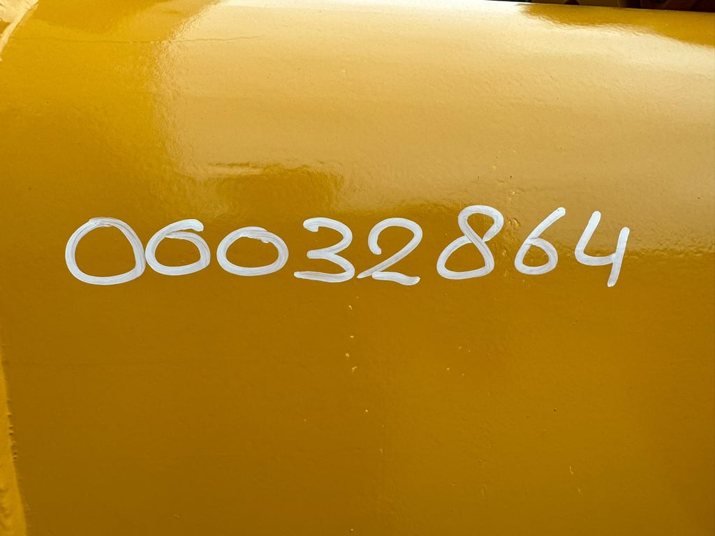 Caterpillar CAT 349 BUCKET TB linkage (66-IN X 2.81-CU M,7 teeth) 2025 00033098 CAT 349 BUCKET TB linkage (66-IN X 2.81-CU...