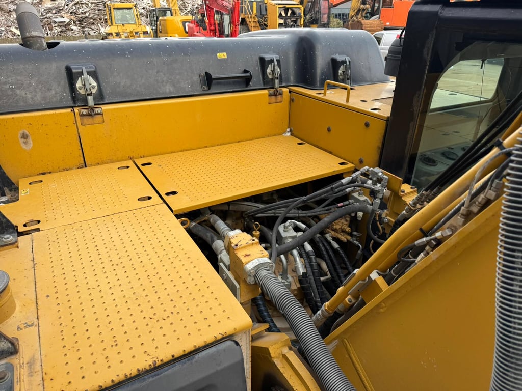 Caterpillar 329ELN 2015 00033762 329ELN 2015 1 image 10