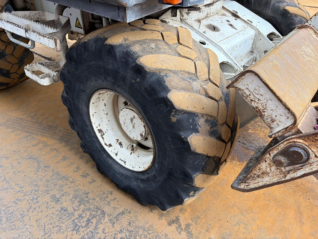 Mecalac 12MTX incl. 5 x bucket 2013 00033692 Mecalac 12MTX incl. 5 x bucket 2013 1 image 14