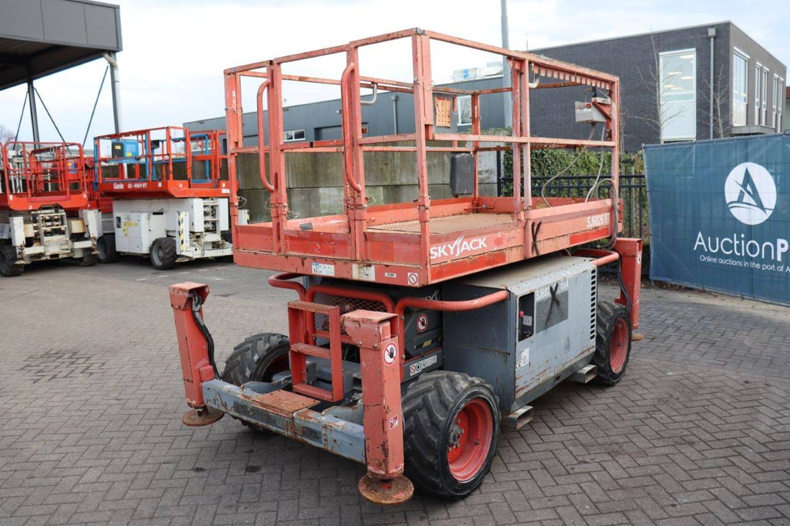 Scissor lift Skyjack SJ6826 RT Diesel 10m 2015 2015 SJ6826 RT 2015 1 Scissor Lifts image 6