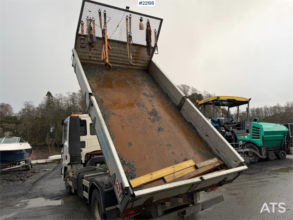 Iveco 90E18 4x2 tipping truck with 3-way tipping 2004 22198 90E18 4x2 tipping truck with 3-way tipping 2004 1 Tipper truck...