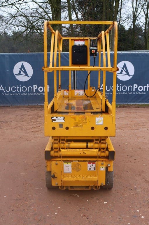 Scissor lift Haulotte Compact 8 Electric 8m 2012 2012 Compact 8 2012 1 Scissor Lifts image 8