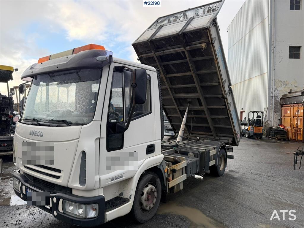 Iveco 90E18 4x2 tipping truck with 3-way tipping 2004 22198 90E18 4x2 tipping truck with 3-way tipping 2004 1 Tipper truck...