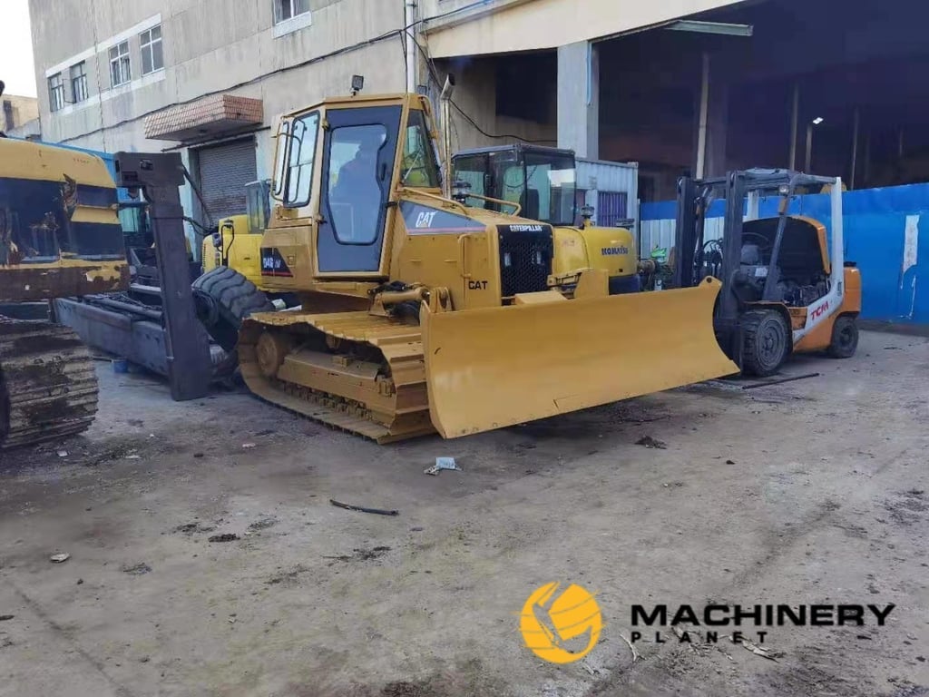 D4G Caterpillar Used Bulldozer good price D4G 2017 1 Dozers image 3