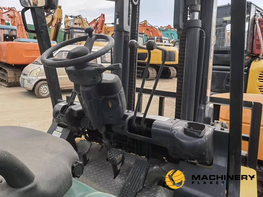 KOMATSU FD50 Forklift 5 Tons Good Quality Hot sale FD50 2020 1 Forklift image 2