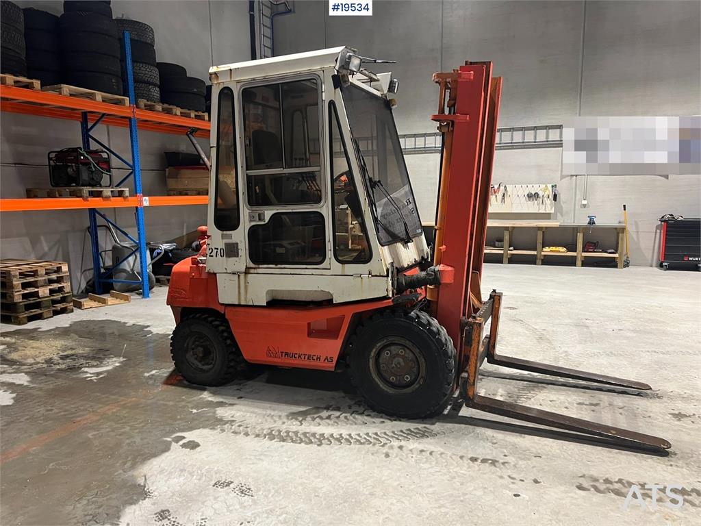 Toyota 02-3FD33 forklift WATCH VIDEO 2002 19534 02-3FD33 forklift WATCH VIDEO 2002 1 Forklift image 2