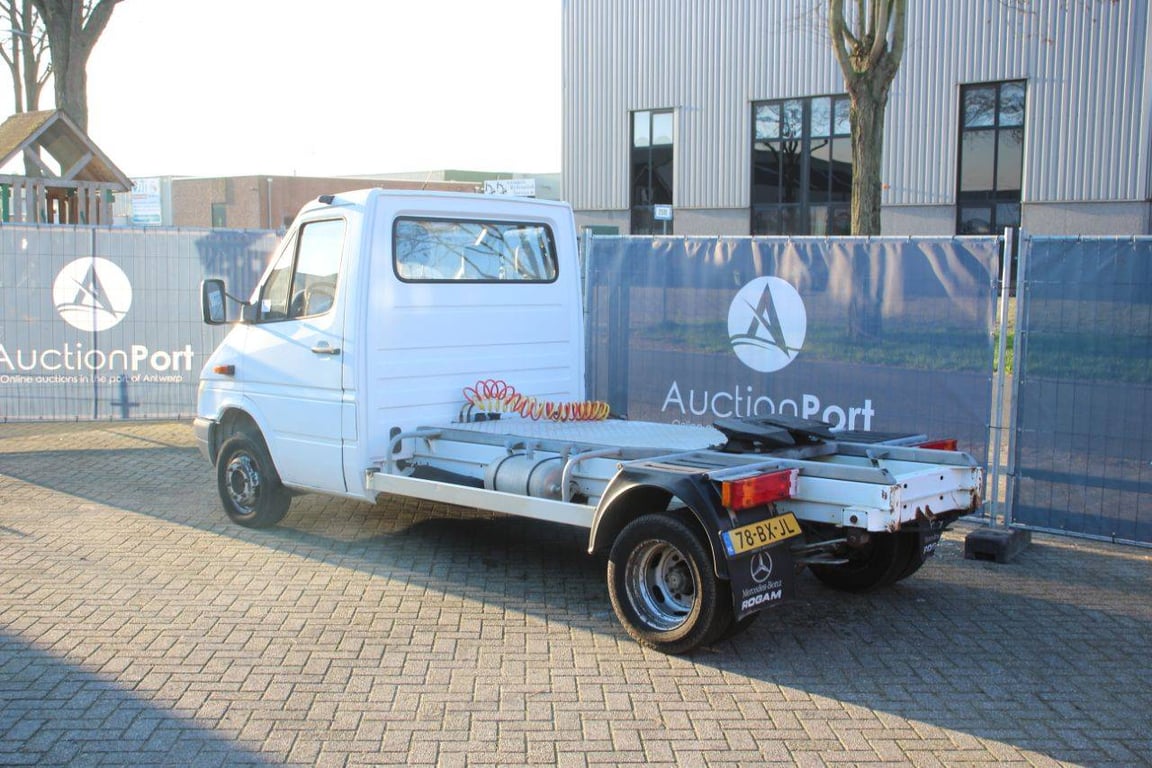 Mercedes-Benz 904.6 Diesel 129 hp 2006 semi-trailer tractor 2006 904.6 2006 1 image 3