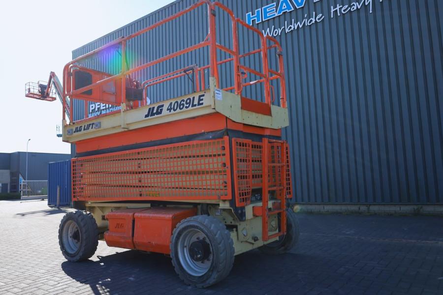 JLG 4069LE Electric, 14.2m Working Height, 360kg Capac 2012 JLG - 4069LE - 90288 4069LE Electric, 14.2m Working Height, 36...