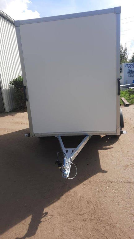 Closed Trailer Powertrailer 3x1.50x1.80m New POWERTRAILER 0 image 2