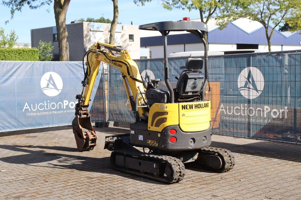 Mini excavator New Holland E17C Diesel 2021 2021 E17C 2021 1 image 4