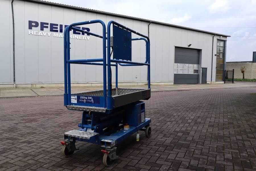 JLG Power Tower Electric, 5.10m Working Height, 250kg 2017 JLG - Power Tower - 62360 Power Tower Electric, 5.10m Working H...