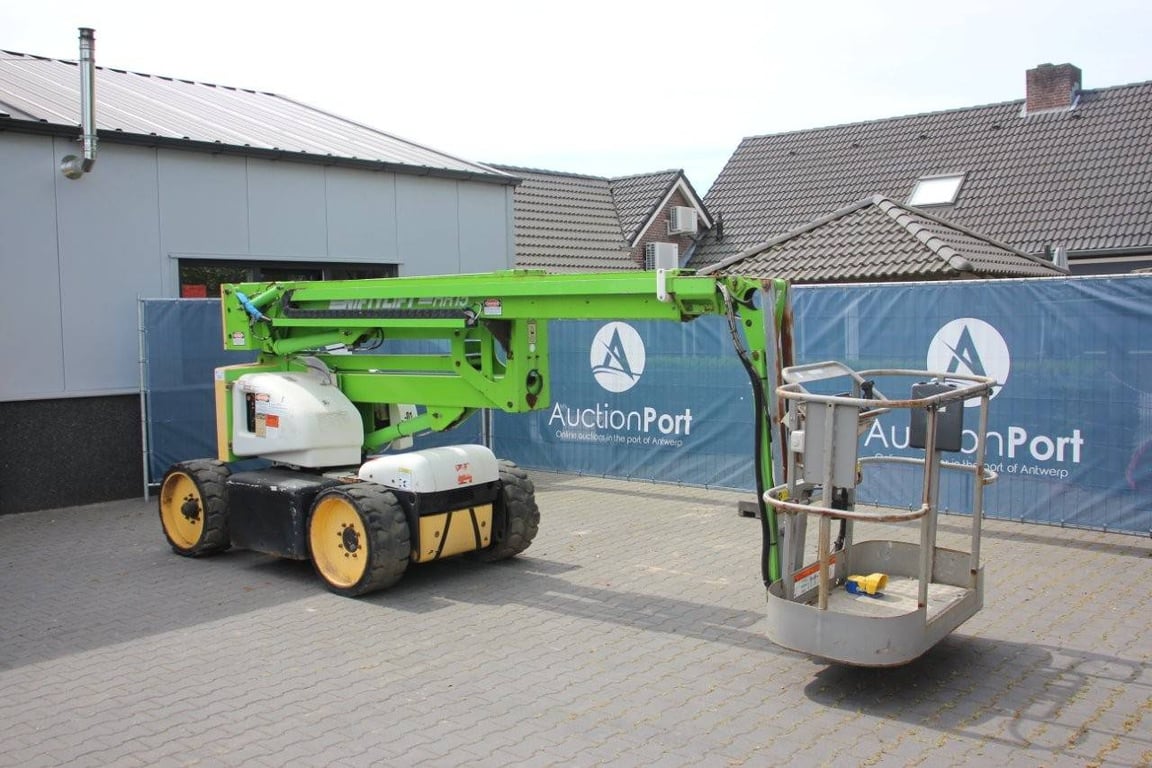 Niftylift HR15NDE Electric + Diesel Articulated Boom Lift 1999 1999 Niftylift HR15NDE 1999 1 image 3
