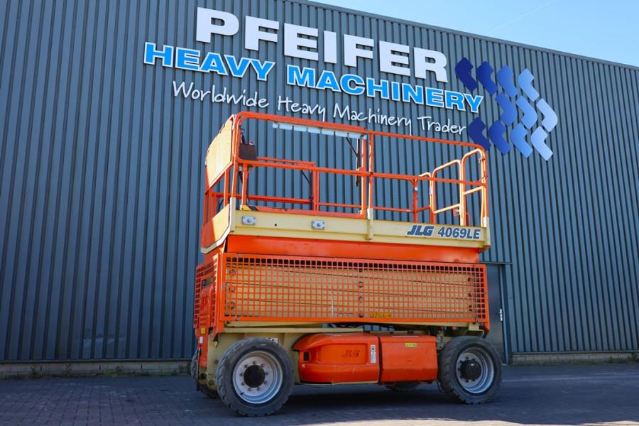 JLG 4069LE Electric, 14.2m Working Height, 360kg Capac 2012 JLG - 4069LE - 90290 4069LE Electric, 14.2m Working Height, 36...