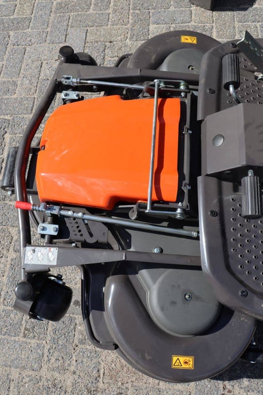 Husqvarna P524X Petrol 15.6kW Riding Mower 2024 New 2024 P524X EFI 2024 0 image 13