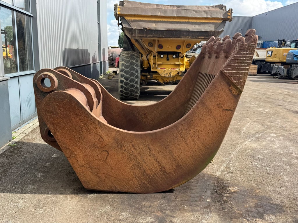 Caterpillar Skeletonbucket Caterpillar 374 70001925 Skeletonbucket Caterpillar 374 1 image 5