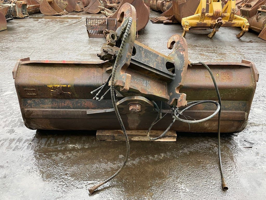 Verachtert tilting bucket CW-40 bucket witdh: 2400mm 70001956 Verachtert tilting bucket CW-40 bucket witdh: 2400mm 1 image 4